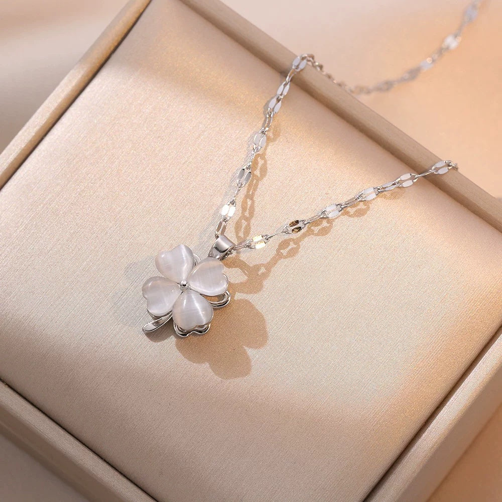 Four-Leaf Clover Rotatable Jewelry Set