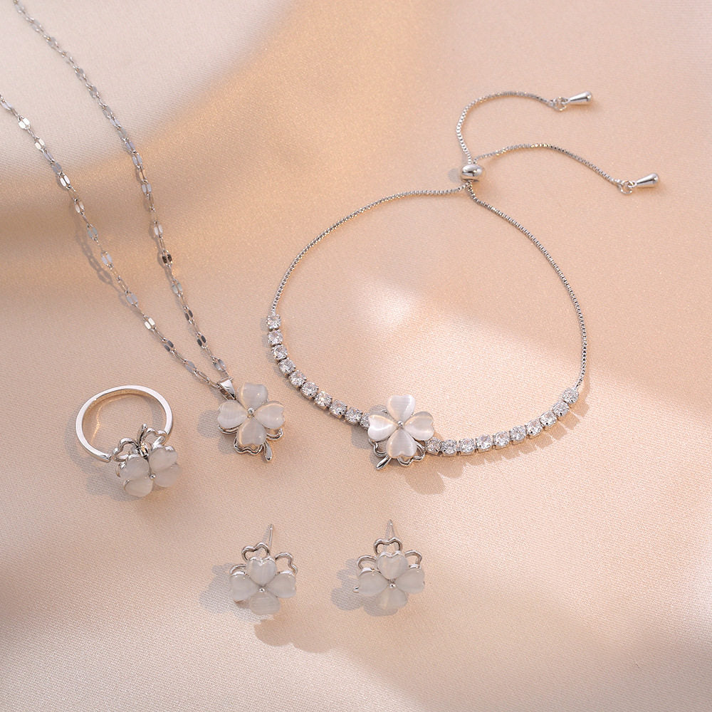 Four-Leaf Clover Rotatable Jewelry Set