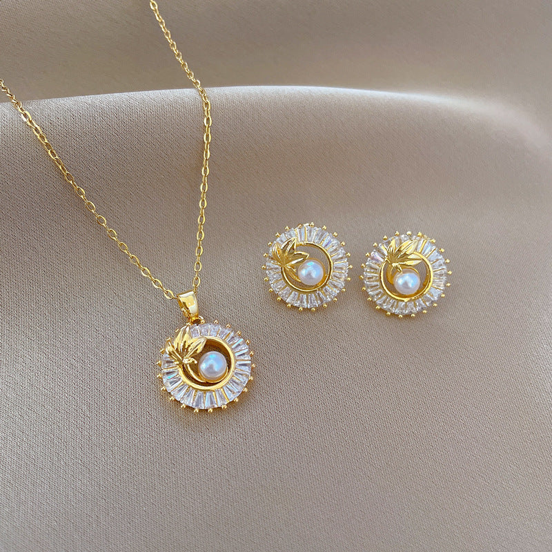 Pearls and Leaf